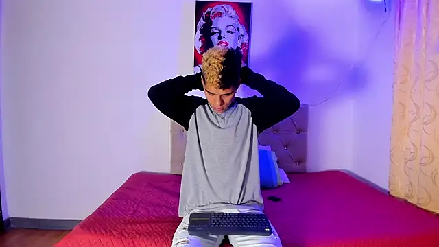 Snapshot of wyatt_3 chatting on September 30, 2025, 12:00 pm wyatt 3 online show from September 30, 2025, 12:00 pm