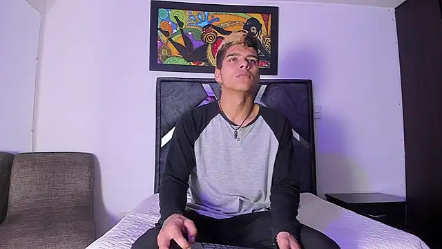 Snapshot of wyatt_3 chatting on October 8, 2025, 11:34 am wyatt 3 online show from October 8, 2025, 11:34 am