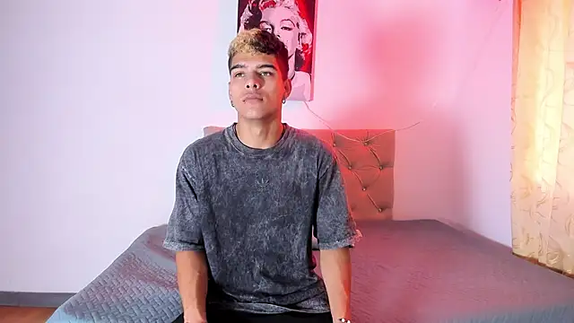 Snapshot of wyatt_3 chatting on September 29, 2025, 11:27 am wyatt 3 online show from September 29, 2025, 11:27 am