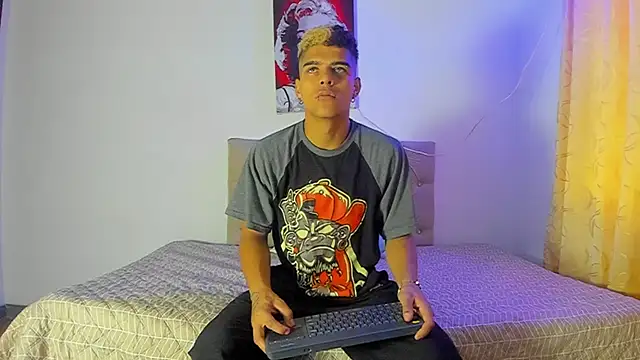 Snapshot of wyatt_3 chatting on September 18, 2025, 11:46 am wyatt 3 online show from September 18, 2025, 11:46 am