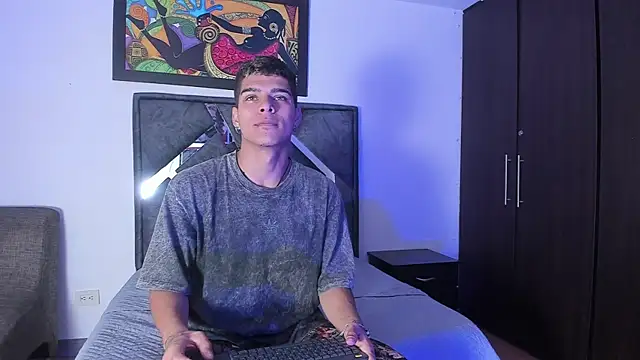 Snapshot of wyatt_3 chatting on November 10, 2025, 12:21 pm wyatt 3 online show from November 10, 2025, 12:21 pm