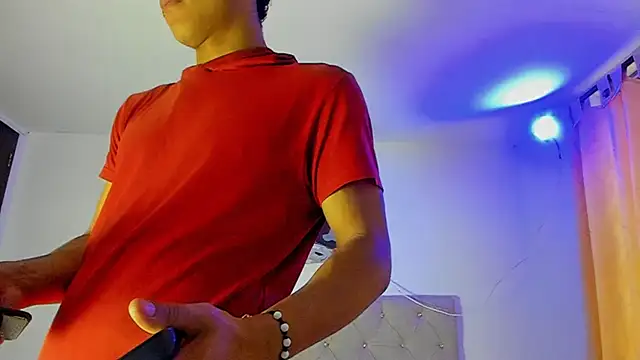 Snapshot of wyatt_3 chatting on September 17, 2025, 11:34 am wyatt 3 online show from September 17, 2025, 11:34 am