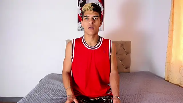 Snapshot of wyatt_3 chatting on September 26, 2025, 11:50 am wyatt 3 online show from September 26, 2025, 11:50 am