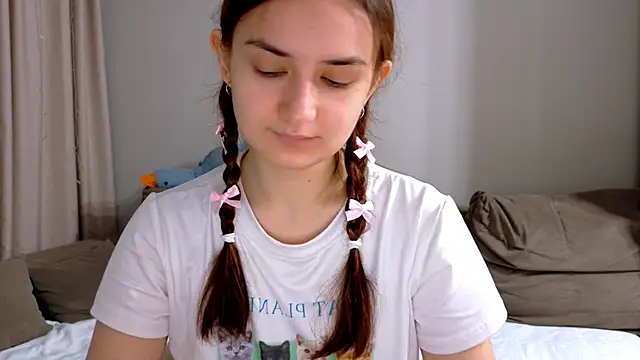 Lelia Vibe online show from November 10, 2025, 3:22 am