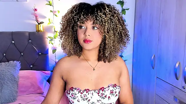 Snapshot of isajonnes18 chatting on October 6, 2025, 9:48 pm isajonnes18 online show from October 6, 2025, 9:48 pm