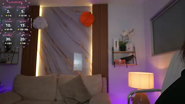 MilaCrave online show from October 30, 2025, 11:41 am