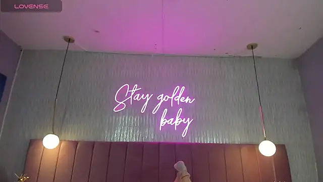 HANNA BASTIAN VC online show from October 28, 2025, 2:27 pm