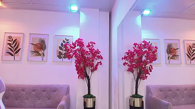 Anie johnson online show from April 16, 2026, 9:39 pm