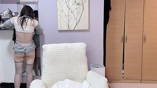 Y2Luvk online show from November 10, 2025, 9:20 pm