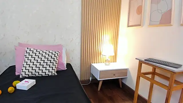 halleylorens online show from November 4, 2025, 7:06 pm