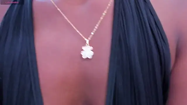 Snapshot of halleylorens chatting on March 4, 2026, 7:32 pm halleylorens online show from March 4, 2026, 7:32 pm