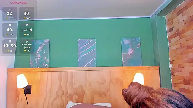 halleylorens online show from March 26, 2026, 7:34 pm