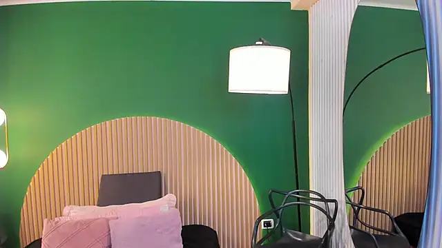 Snapshot of halleylorens chatting on February 12, 2026, 5:07 am halleylorens online show from February 12, 2026, 5:07 am