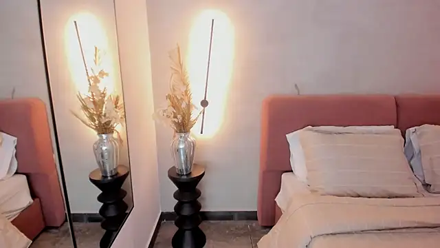 ArianaSilva  online show from November 9, 2025, 1:15 pm