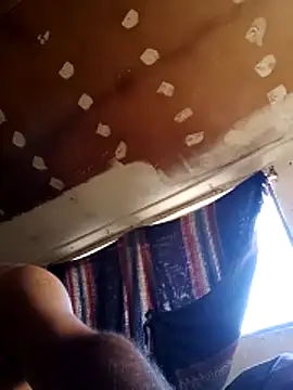 lucho2328 online show from November 14, 2025, 10:35 pm