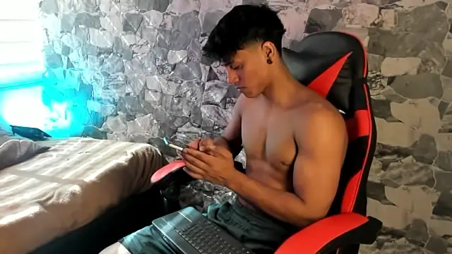 Snapshot of ZYZZ1312 chatting on May 26, 2026, 7:56 pm ZYZZ1312 online show from May 26, 2026, 7:56 pm