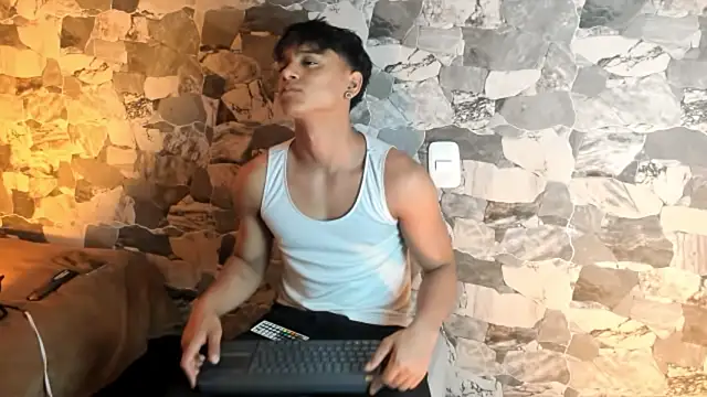 ZYZZ1312 online show from April 1, 2026, 4:25 am