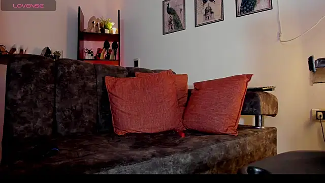 valery 14  online show from April 18, 2026, 7:07 pm