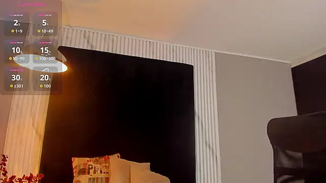 Snapshot of MONIK_FOX_CR chatting on October 18, 2025, 7:38 pm MONIK FOX CR online show from October 18, 2025, 7:38 pm