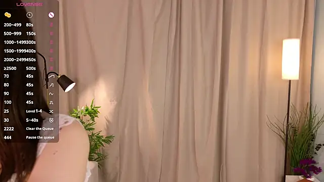 lisabaus online show from October 28, 2025, 7:07 am