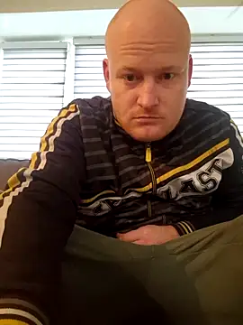 svenni2525 online show from December 4, 2025, 10:36 am