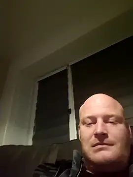 svenni2525 online show from December 1, 2025, 6:09 pm