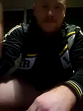 svenni2525 online show from November 5, 2025, 12:03 am