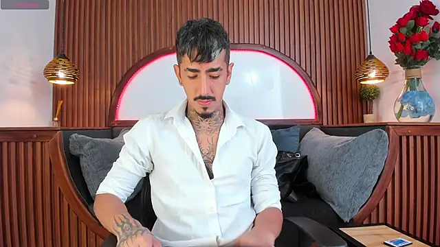 Snapshot of Donovan_Desmond chatting on November 4, 2025, 8:23 pm Donovan Desmond online show from November 4, 2025, 8:23 pm