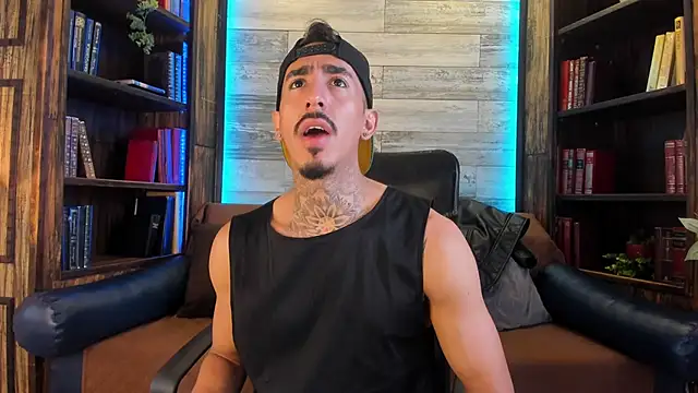 Snapshot of Donovan_Desmond chatting on November 24, 2025, 8:20 pm Donovan Desmond online show from November 24, 2025, 8:20 pm