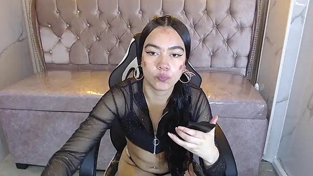 Snapshot of dania_b_ chatting on October 17, 2025, 3:10 am dania b online show from October 17, 2025, 3:10 am