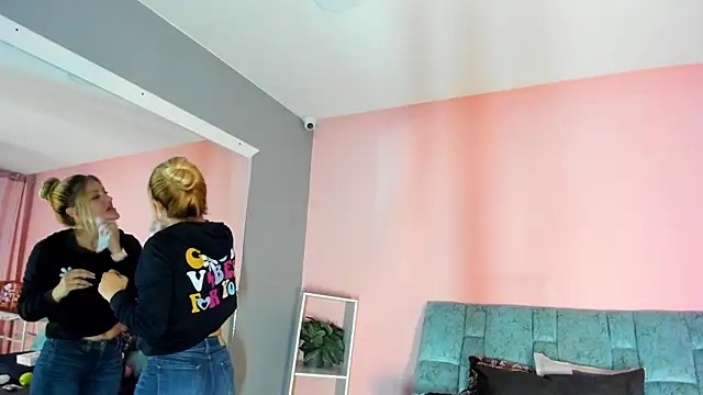 Snapshot of Camila_Russoo chatting on January 31, 2026, 7:12 pm Camila Russoo online show from January 31, 2026, 7:12 pm