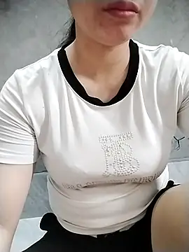 Snapshot of Mie_rose chatting on May 3, 2026, 1:11 am Mie rose online show from May 3, 2026, 1:11 am
