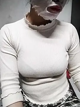 Snapshot of Mie_rose chatting on November 22, 2025, 12:32 am Mie rose online show from November 22, 2025, 12:32 am