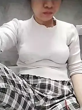 Mie rose online show from December 21, 2025, 2:19 pm