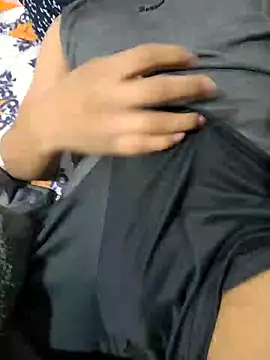 Snapshot of surdotravieso chatting on February 2, 2026, 1:37 am surdotravieso online show from February 2, 2026, 1:37 am
