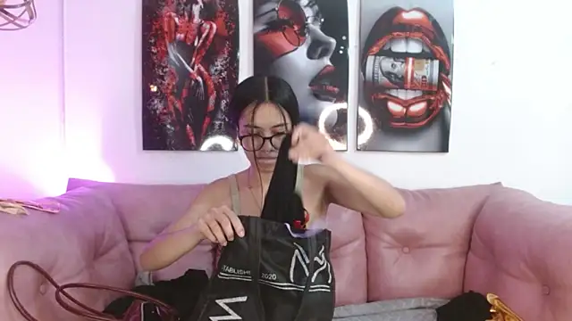 Snapshot of Miahotcs1 chatting on December 4, 2025, 12:37 pm Miahotcs1 online show from December 4, 2025, 12:37 pm