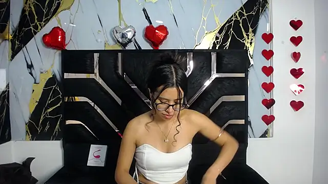 Snapshot of Miahotcs1 chatting on February 19, 2026, 12:57 pm Miahotcs1 online show from February 19, 2026, 12:57 pm