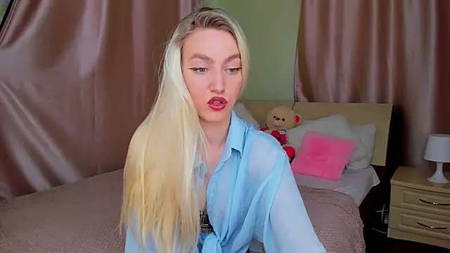 Snapshot of mishapallmer chatting on May 12, 2026, 6:32 am mishapallmer online show from May 12, 2026, 6:32 am
