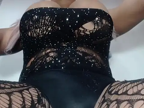 anthonella zam online show from December 5, 2025, 9:34 pm