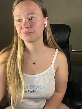 CaramelleSugar  online show from October 3, 2025, 7:04 pm