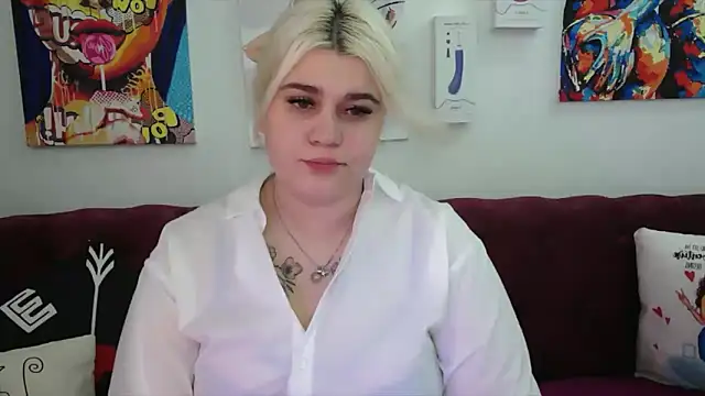 Snapshot of Amber_Monro chatting on September 11, 2025, 3:17 am Amber Monro online show from September 11, 2025, 3:17 am