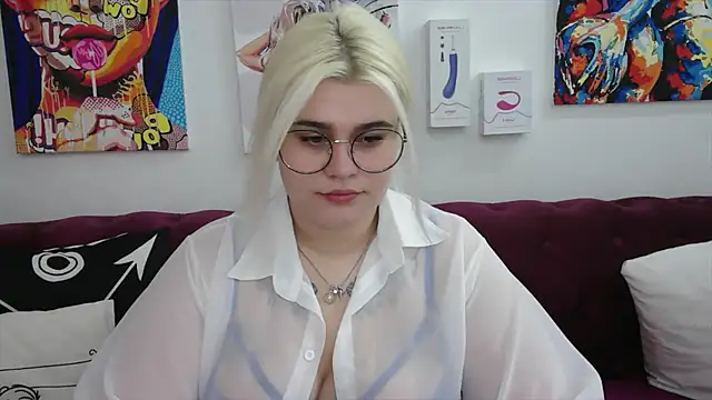 Snapshot of Amber_Monro chatting on October 4, 2025, 2:24 am Amber Monro online show from October 4, 2025, 2:24 am