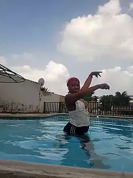 BUNNYCHOWX28 online show from March 9, 2026, 1:36 pm