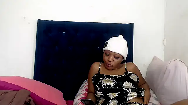 BUNNYCHOWX28 online show from March 21, 2026, 1:04 pm