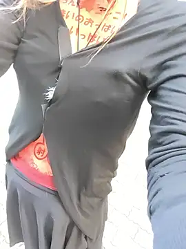 pink-mai online show from November 29, 2025, 11:49 pm