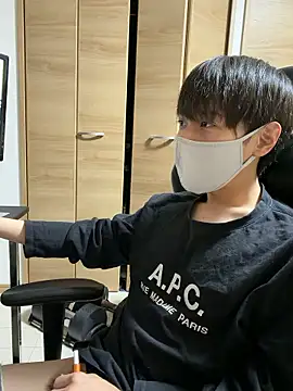 jiji9253 online show from April 2, 2026, 1:40 pm