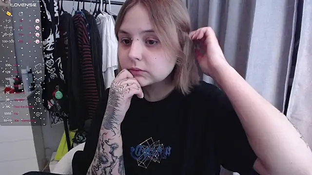 Snapshot of vendymories chatting on February 12, 2026, 8:19 pm vendymories online show from February 12, 2026, 8:19 pm