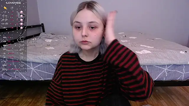 Snapshot of vendymories chatting on December 22, 2025, 6:19 pm vendymories online show from December 22, 2025, 6:19 pm