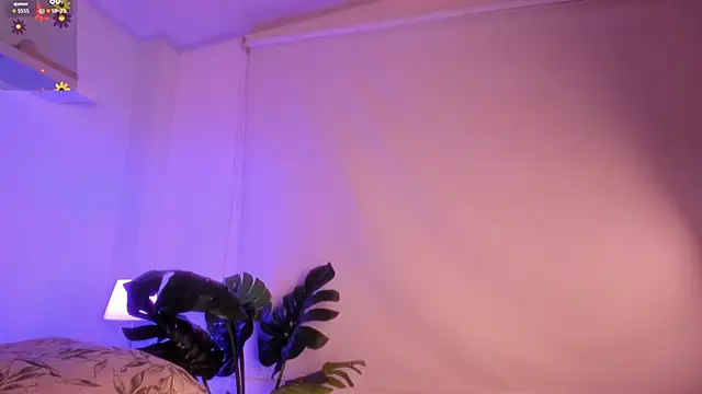 Nicolle Evanss  online show from December 20, 2025, 4:37 am