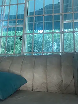 SophieD online show from September 27, 2025, 12:33 pm